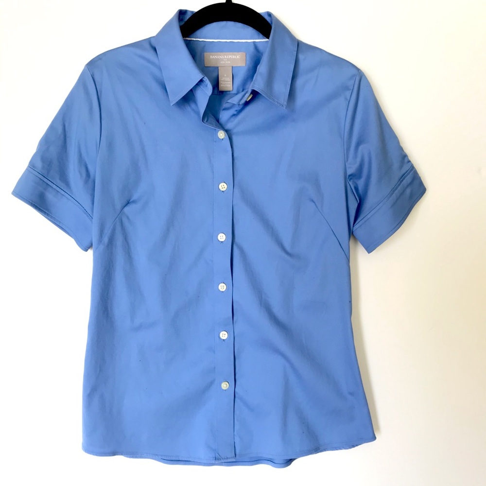 ****SOLD****Banana Republic Non Iron Fitted Blouse